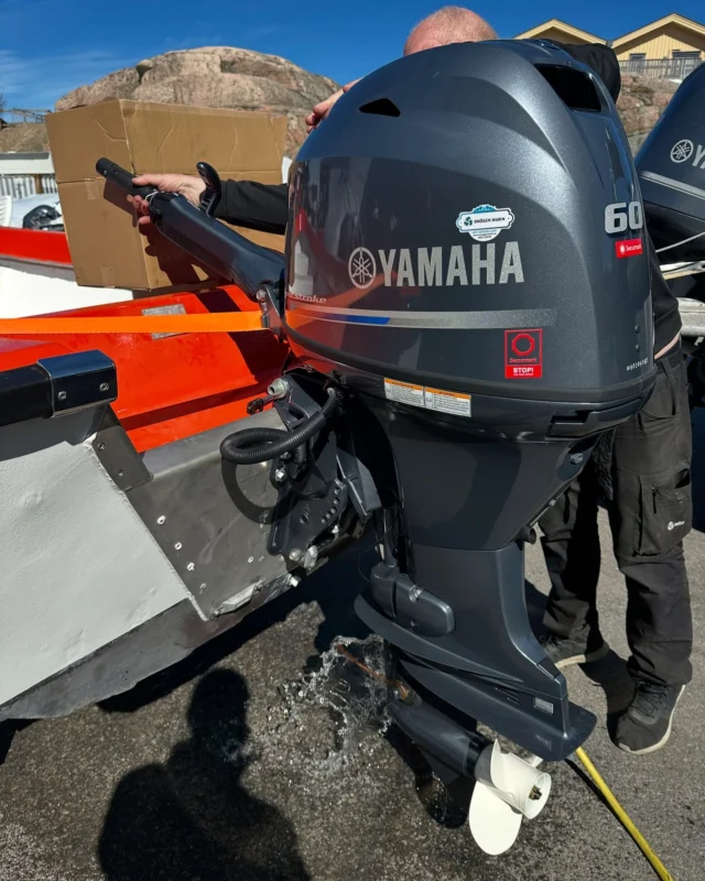 En gammal Örnvik får nytt liv med en ny driftsäker Yamaha 🤩. 
Funderar du på en ny motor? Hör av dig så hjälper vi Er till ett paket som passar Era behov! Öppet imorgon mellan 10-14, varmt välkomna! ☀️
#smögenmarin #yamaha #experienceyamaha #smögen #nymotor